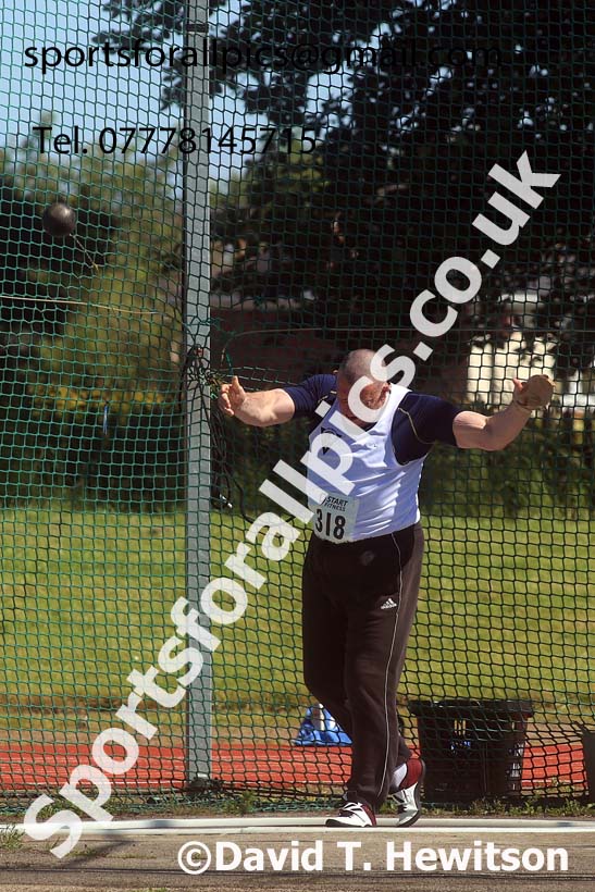 Mens hammer, 2024 NE Masters Track and Field Champs., Monkton Stadium, Jarrow.  Photo: David T. Hewitson/Sports for All Pics
